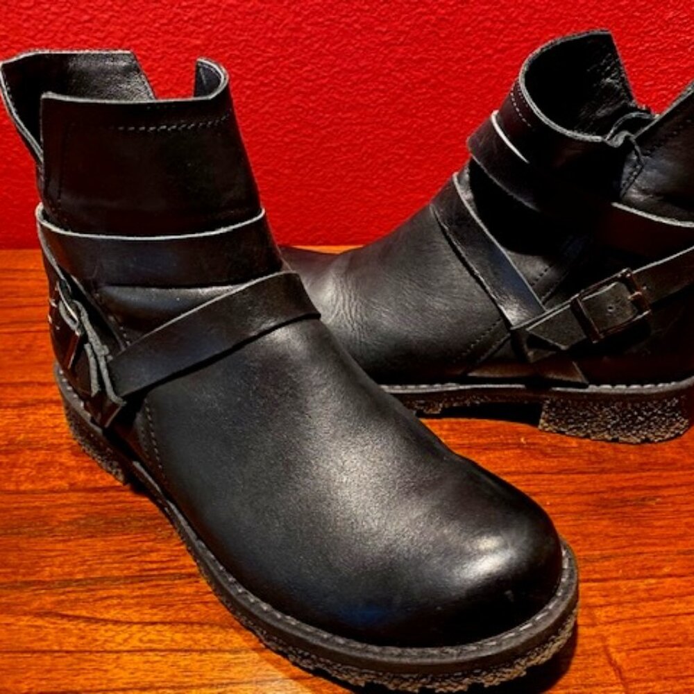 Black Leather Eric Michael Ankle Boots Size 9